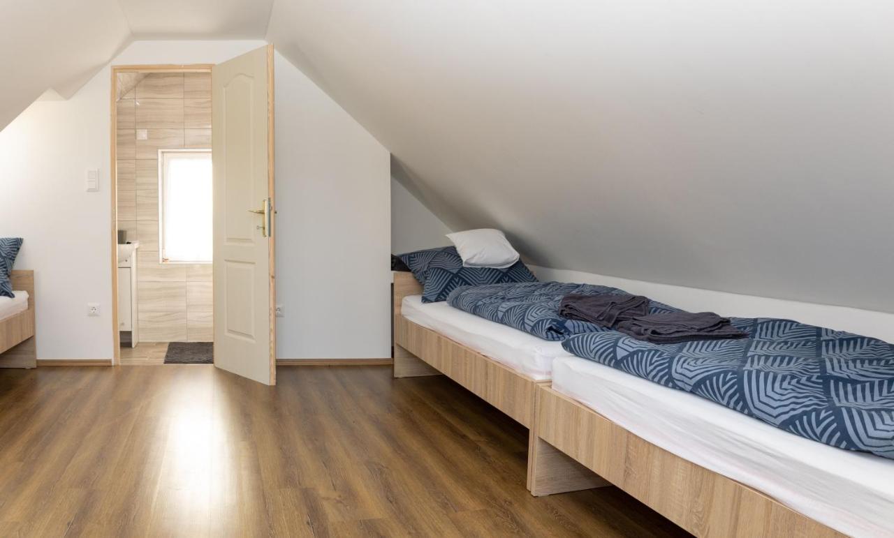 Takacs Pince Apartman Hajos Zewnętrze zdjęcie